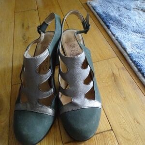 FLY LONDON LEATHER SANDALS 3 INCH HEEL